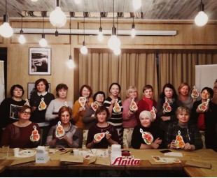 • Петриковская роспись с Клубом Anita care в Киеве • Петриковская роспись с Клубом Anita care в Киеве